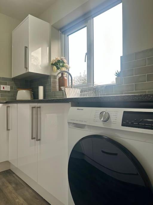 Stylish 2 Bedrooms Flat In A Quiet Cul-de-sac Area, Near Centre With Free Parking * Sheffield