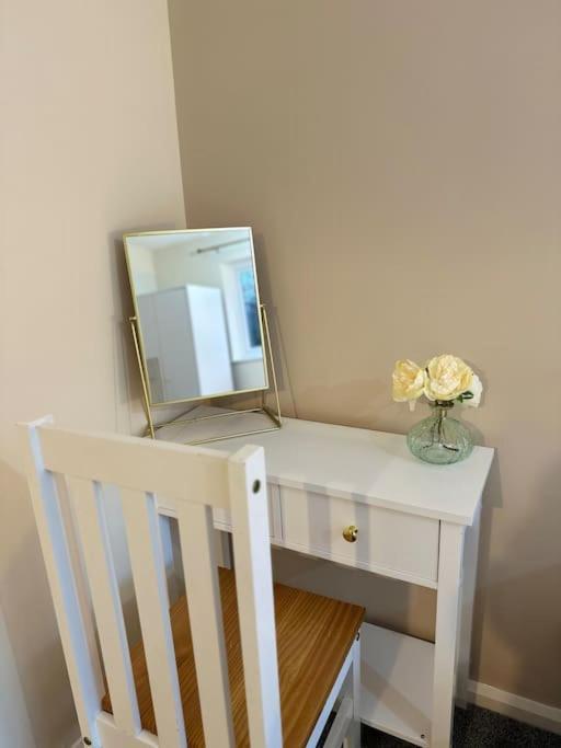 Stylish 2 Bedrooms Flat In A Quiet Cul-de-sac Area, Near Centre With Free Parking Apartment Sheffield