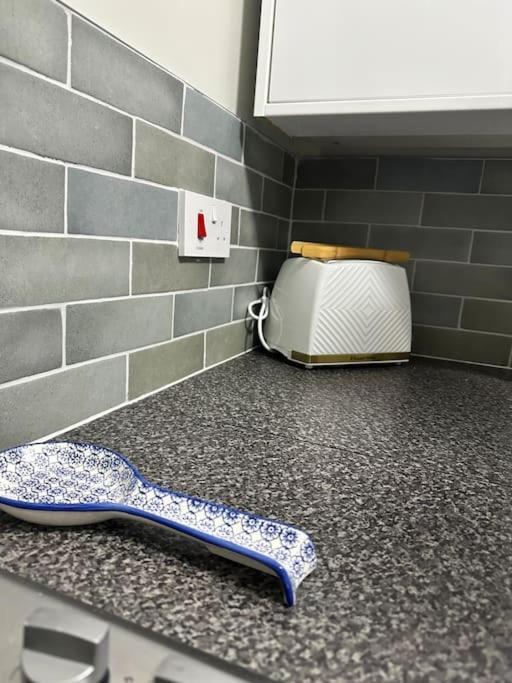 Stylish 2 Bedrooms Flat In A Quiet Cul-de-sac Area, Near Centre With Free Parking Sheffield