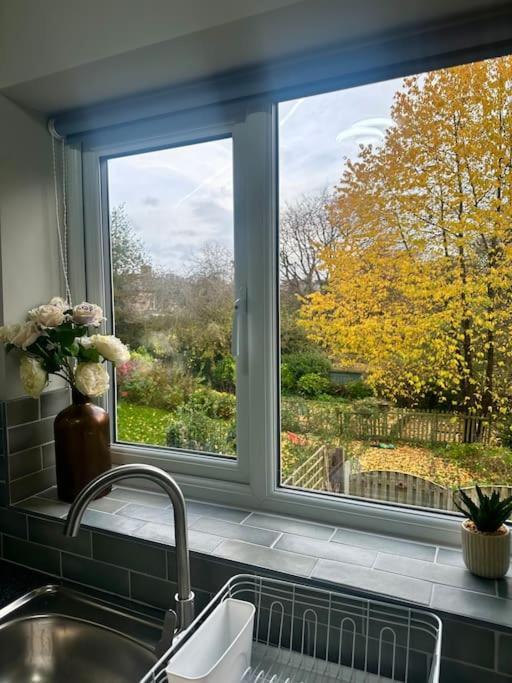 Stylish 2 Bedrooms Flat In A Quiet Cul-de-sac Area, Near Centre With Free Parking Apartment Sheffield